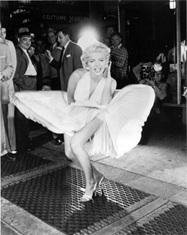 Datei:Marilyn Monroe, NY 1954.jpg