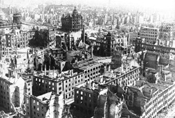 Datei:Dresden 1945.jpg