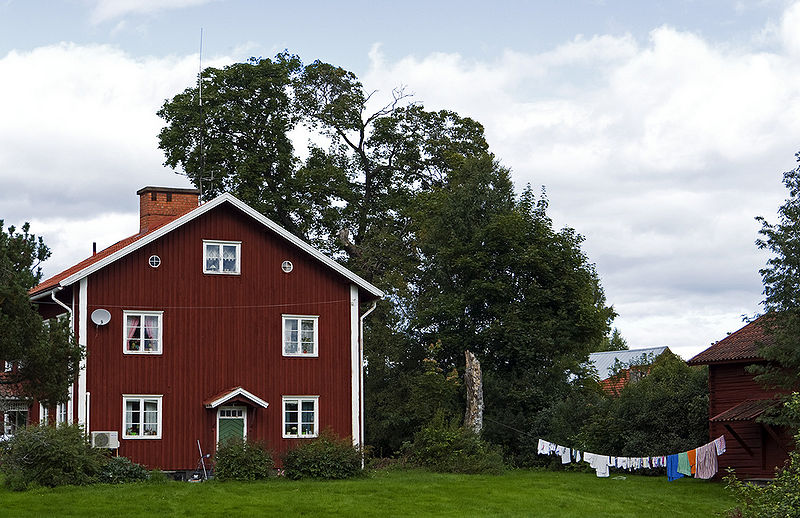 Datei:Red-and-white-Swedish-house-.jpg
